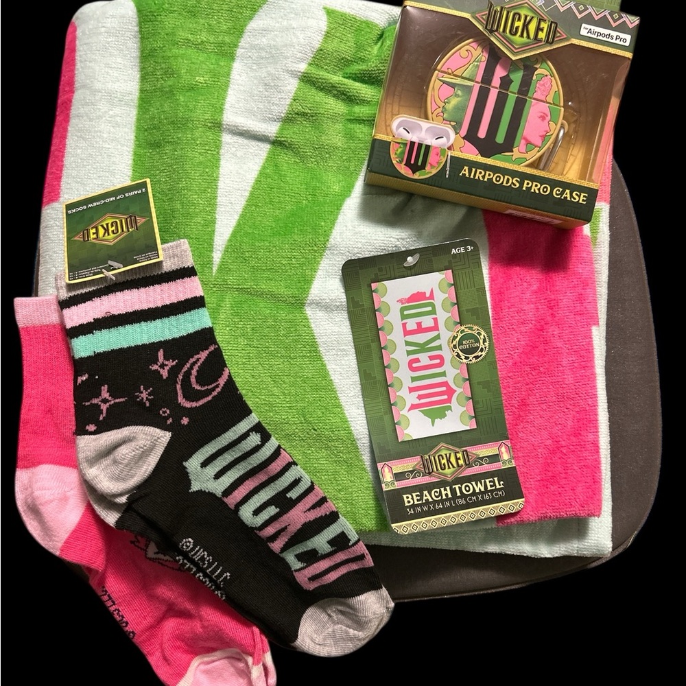 Wicked Bundle towel, socks & charging case